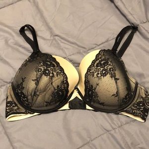 Torrid 44DD PUSH UP PLUNGE BRA